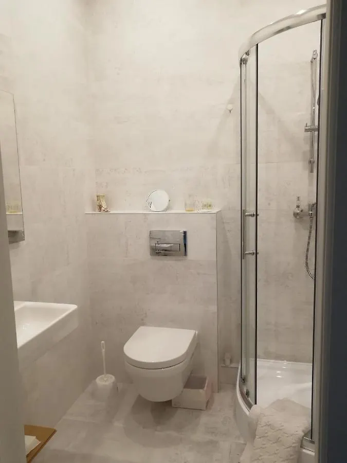 Lux Apartment, Near Metro Vasylkivska Kyiv
